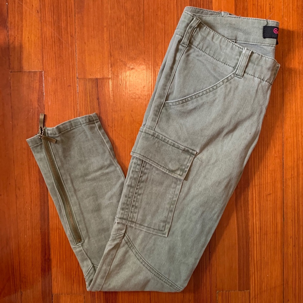 Olive green cargo skinny jeans